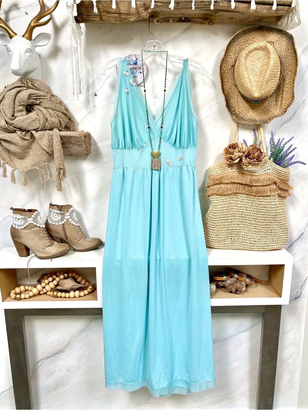Dreamy prairie boho maxi dress w floral detailing shabby chic Country vibe